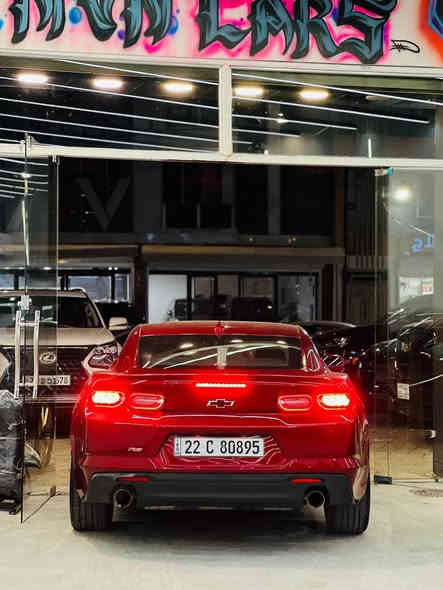السلام عليكم ورحمة الله
للي يدور جمال + نظافة + قوة بين سيارات الـ V6، انته وصلت 😎

🚗 كمارو RS – 6 سلندر
🔹 موديل: 2021
🔹 اللون: أحمر دم الغزال (لون يخبل ومميز 🩸)
🔹 فتحة سقف + 3 مودات قيادة + كير 10 نمر 🚀
🔹 تشغيل بصمة + تشغيل عن بُعد 🔑
🔹 هاندبريك كهرباء – كاميرا دوّارة – كشنات كهرباء
🔹 شاشة CarPlay أصلية
🔹 إنارة داخلية تشتغل من التطبيق
🔹 ستيرن كاربون ملبس جلد تغليف شنايزر
🔹 باك لايتات سموك أصلية من أمريكا
🔹 برمجة قوة وسيفتي يم سيف تيتو

📍 المسافة: 29 ألف ميل فقط
📍 الرقم: أربيل باسمي وتحويل مباشر
⚙️ المحرك والكير بكفالة
💥 حادث خفيف: جاملغ خلفي + باب إيرباك بردة

💰 السعر: 205 
(وبيه مجال بسيط بس للمشتري الجاد)

📍 الموقع: بغداد – شارع فلسطين
📞 ***********
