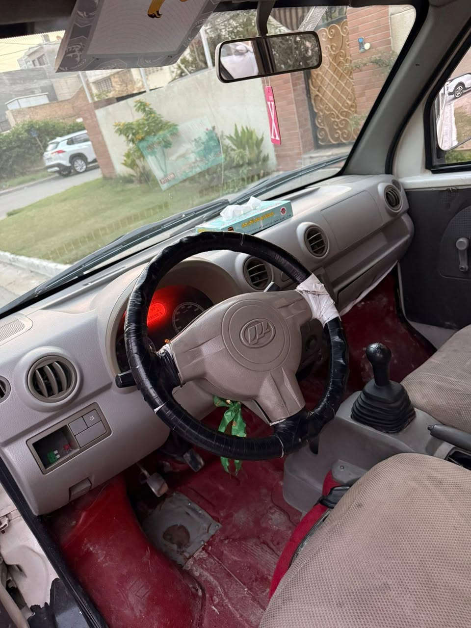 � ليفان ميني فان 2013 للبيع – سعر مغري

قير عادي | 7 ركاب
محرك بنزين 1600

✔️ القير ممتاز
✔️ التبريد ثلج
✔️ جام جوبي
✔️ الكهربائيات كلها شغّالة
✔️ السيارة عملية واقتصادية

🔧 ملاحظات:

 • المحرك بيه بداية تبخير
 • بيها استيرن شوية وثِكَل بسيط

💰 السعر: 28 وبيها مجال بسيط 
📍 المكان: بغداد – حي الجامعة – شارع المركز
📞 الاتصال: *********** بغداد, العراق
