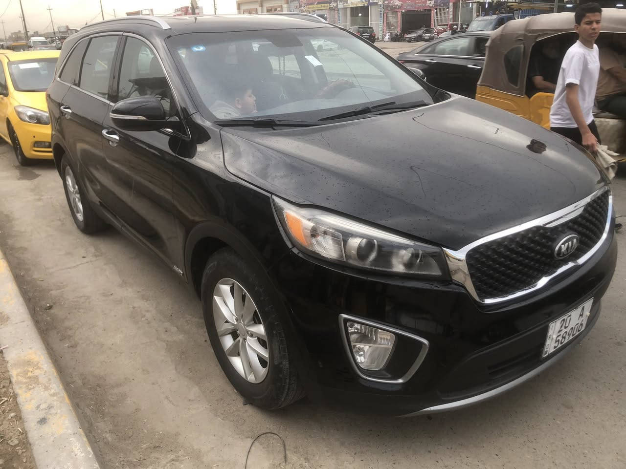 سلام عليكم سورنتو 2016 نص فوال رقم ديالى نكليزي وين ما يعجبك حول مكان بغداد 
قطعتين تبريد
سبعه راكب 
مري شاره 
حساس خلفي 
كامره دواره 360درجه 
تخم تاير بل جيس 
مانع نزلاق 
فور ويل 
كشن كهرباءي 
كشن تدفأ
حادثها بصيط الجاملغ السايق ومبدل مدون دواخل مدون يرباك مكفواله ما عده الجاملغ عارضها 157$وبيها مجال حك الجيه رقمي ***********
