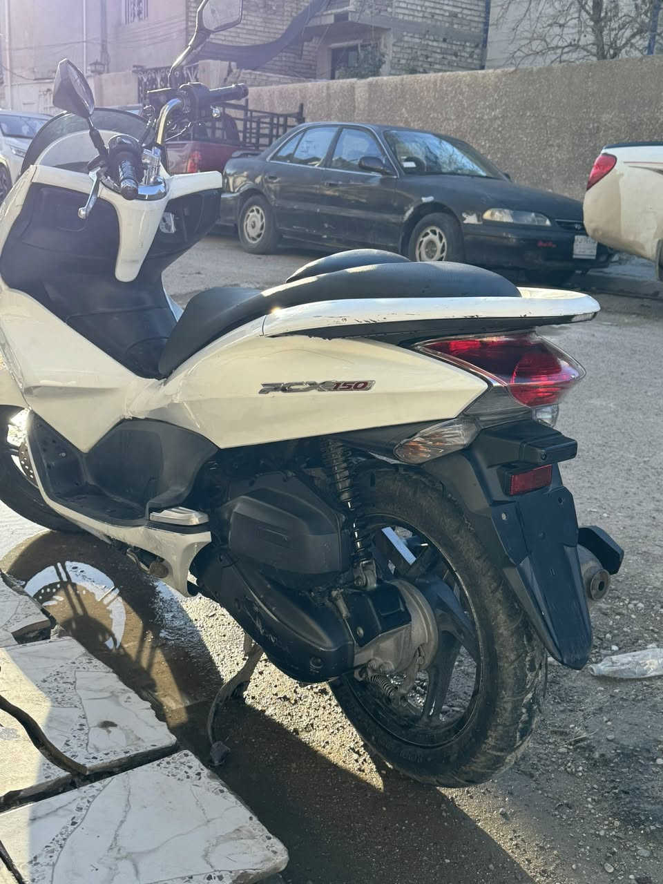 سلام عليكم pcx الجيل الاول محرك 150 ماشية 43 الف مكفولة من كلشي فقط بيهة كسر بالكفر يم فتحتة البانزين الباقي مكفول ب1.500.000 د.ع بيها مجال 
مكاني الحرية الدولعي 
***********
