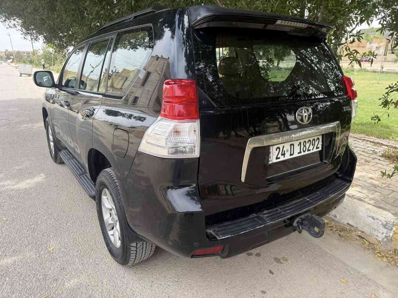 برادو 2010 للبيع بأسمي سيارة مكفولة من الحادث والصبغ كما مبين بالسونار سعر 190$ ، مكان السيارة كربلاء حي المعلمين ***********

