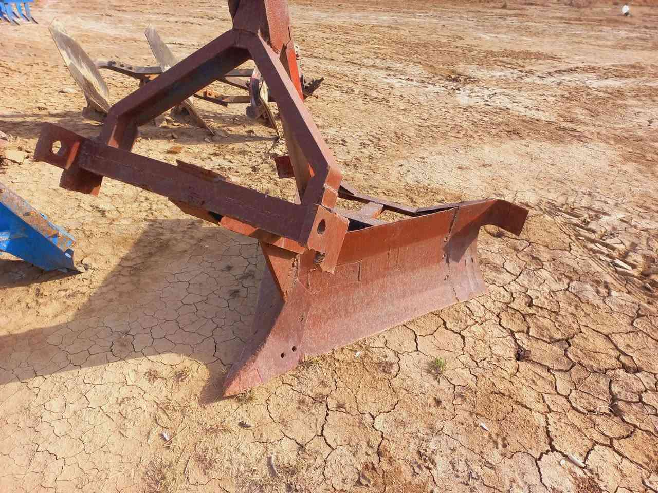 معدات زراعيه جديد ومستخدم  فدن .خراميش .ديجرات  العنوان ميسان العماره  ***********
