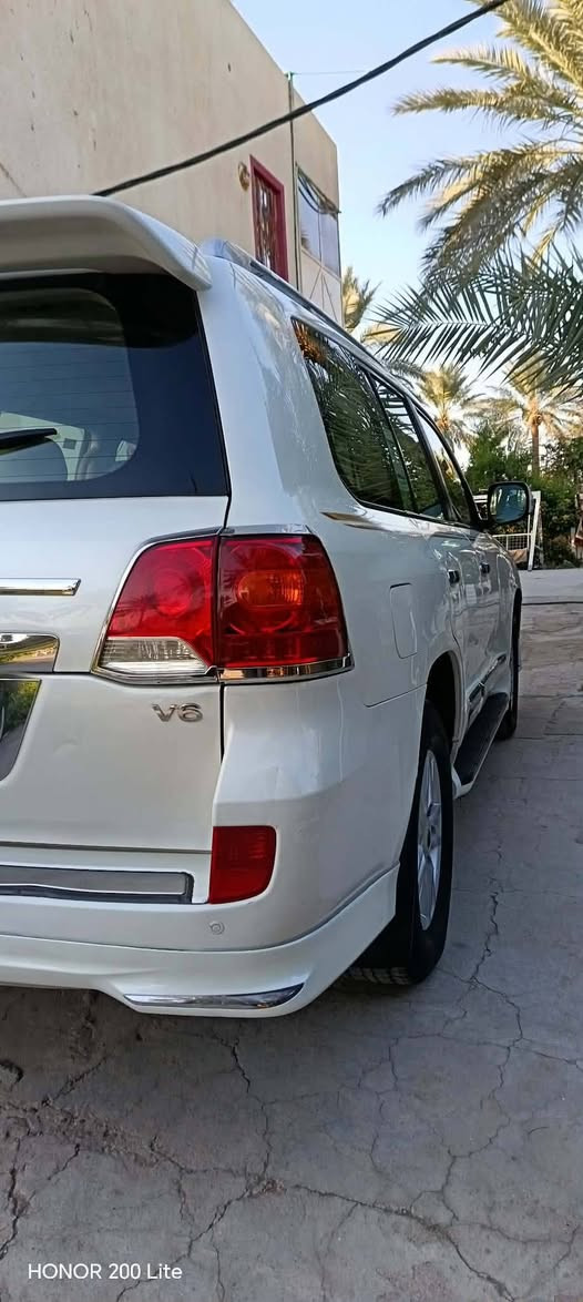 لاندكروز 2012 بريم اصل G. X. R  رقم بغداد انكليزي 
مكفوله من الصبغ والفتح والتبديل 
فول مواصفات كشنات بقلاوه تدفئه تبريد كهربائيه 
كامرات اماميه شاشة كبيره منضومة زنون جديد 
كير وحداديه كفاله جديده جداً 6 سلندر ماشيه 168 حقيقي شرط 
تبريد 3 قطع سبعه راكب زراك الايت 
 مكان بابل السعر 333 $
 للأستفسار أتصال 
***********
