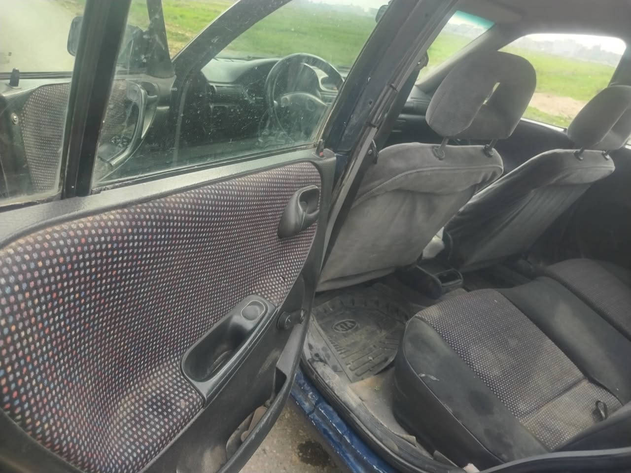 السلام عليكم سياره اوبل استره 1994 محرك 18 تتفه تبريد بلادي جام كهرباء كير عادي محرك خيرمن الله لا تبخير ولاتنقيص تخم تاير جديد مكينه وكير خير من الله سعر 45 بيهه مجل رقم هاتف *********** رقم ديالي انكليزي
