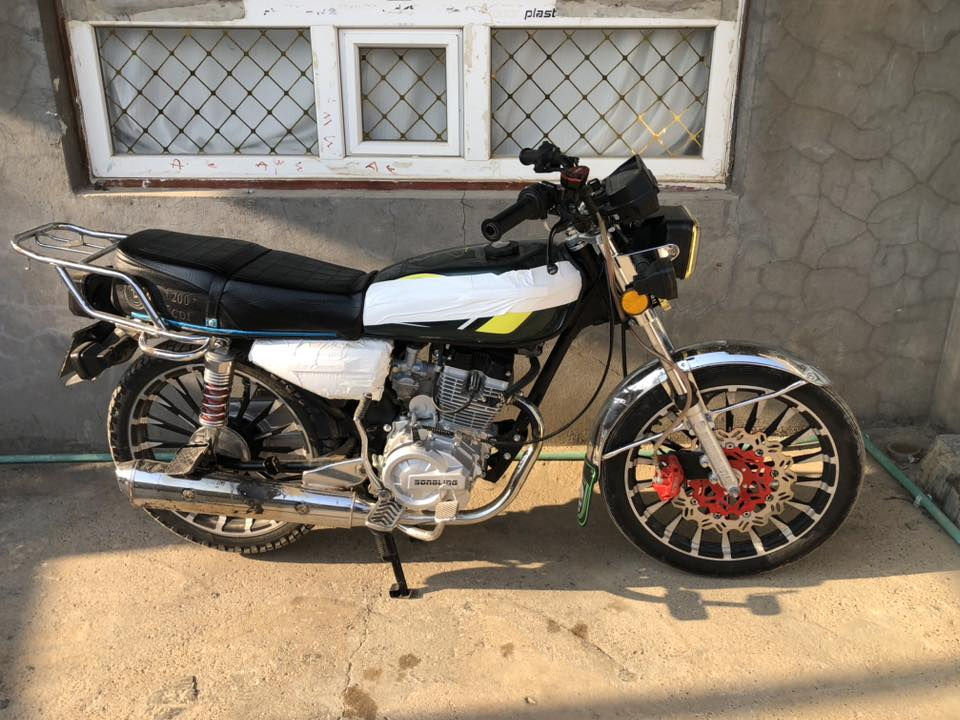 دراجه سيفان للبيع موديل 25 مكينه 200مكفوله مكاني الخالص سراجق السعر 700 اتصل ع ***********
