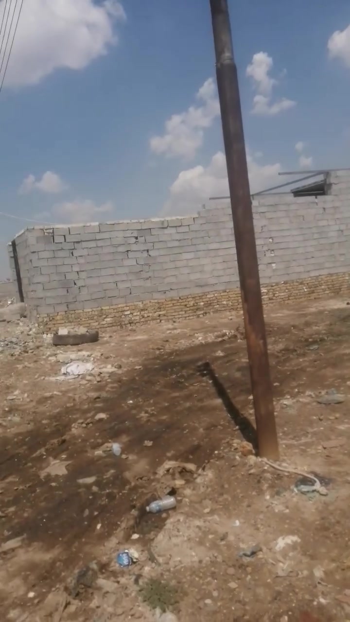قطعة أرض للبيع قريبه الحي دجله وكذالك الهة مدخل من نهايه حي طارق القديم ومدخل من العماري قطاع 6..تصلح سكن واستثمار. 
سعر ال 100 متر 8 ملايين وبيه مجال خدمات متوفره وبناء مفتوح ***********
