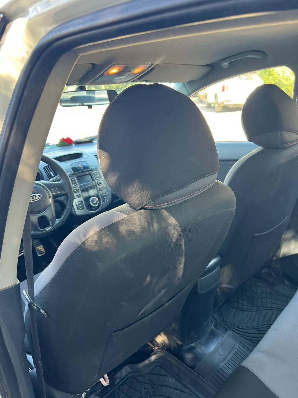 السلام عليكم سيراتو 2011 خليجي مكفوله محرك 1600 دوش المرغوب  5ويل كب  ماشيه 222 الف رقم اربيل بأسمي بيها فقط بارد بلباب السايق ولجاملغ فعصه بسيطه مثل ما موضح بلصوره مكفوله كفاله عامه مكاني بغداد الحريه للاتصال  غير متواجد على النت ***********
