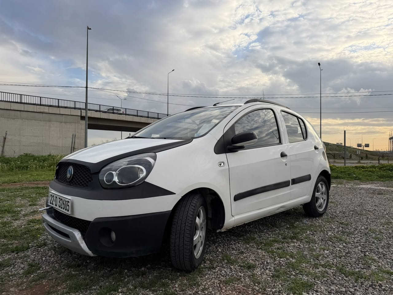 جيلي باندا Gx2 للبيع 2013
Geely Gx2
السيارة كلين فقط شويه بارد بباب السايق 
،گير اوتماتيك (گير ومكينة بشرط) اقتصادية + نظام ABS وجامات كهربائية + شاشة كبيرة بيها نظام CarPlay و Android Auto + كاميرا خلفية FHD وكشنات جلد ولايتات ضبابية 
، عليها ادامة كاملة دهن المحرك والكير والبريك مبدل + فلاتر المحرك والمكيف والبنزين + بلكات ونوزلات وفيول بمب + حدادية وصدر كله جديد
رقم اربيل الجديد تحويل مباشر 
السعر: 65 وبي مجال بسيط مكاني اربيل
*********** واتس

‎ئۆتۆمبیلەکە كلين، تەنها کەمێک ساردە لە دەرگای شوفێر، گواستنەوەی ئۆتۆماتیکی (گواستنەوە و بزوێنەر گەرەنتی)، ئابووری + سیستەمی ABS و پەنجەرەی کارەبایی + شاشەی گەورە لەگەڵ سیستەمی CarPlay و Android Auto + کامێرای دواوەی FHD، کورسی چەرم، گڵۆپی تەم
‎چاکسازی تەواو کراوە: ڕۆنی بزوێنەر، گیربکس، و شلەی برێک گۆڕدراون + مەکینەکە، فێنککەرەوە، و فلتەری سووتەمەنی + سەرینی برێک و نۆزل و ترومپای بەنزین + شاسی و پێشەوەی تەواو نوێ.  
‎ژماره ی نوێی هه ولێر ، گواستنه وه ی ڕاسته وخۆ  
‎نرخ: 65 لەگەڵ پەراوێزێکی بچووکی ئاڵوگۆڕ. شوێنەکەم هەولێرە

