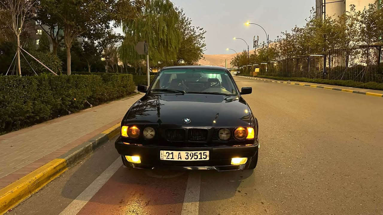BMW e34 525iA 1995

سڵاو هاورێیان ئەم سەیارە بۆفڕۆشتن 525بیلاد تۆماتیک مۆدیلی 1995جە گێڕو مەکینەو کارەبایەتی بەشەرت ڕەنگی نیلی حام بۆیاخ بێلێدران چوارتایەو ویلی حەسیری لۆکی لە ژێرە

ABS کوشنجڵد تەلەفونی بیلادی دەبڵ ئێرباگ ناوفۆرمیکا چوارجام کارە با  

Mپێش گەورە دەحامی

سەنەوی ساڵێکی ماوە بەسەر چێت بەناوی خۆمە وەیە وەکالەو خرامە و هەمو شتێکی بە شەرتە 

شوێن سلێمانی
*********** السليمانية, العراق
