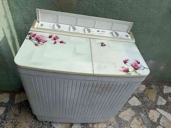 السلام عليكم اخواني يتوفر 
‏غسالات عدد اثنين
وحده عاديه أم الحوضين شغاله كلشي مابيه ونظافه كدامكم 
سعره ٧٥الف 
￼ غسالة فول أوتوماتيك نوعية ￼ سامسونج شغاله ما عايز شي 
بس ￼ ووتر بم سعره ٦٠الف 
مكاني نجف حي العسكري اتصال***********￼
