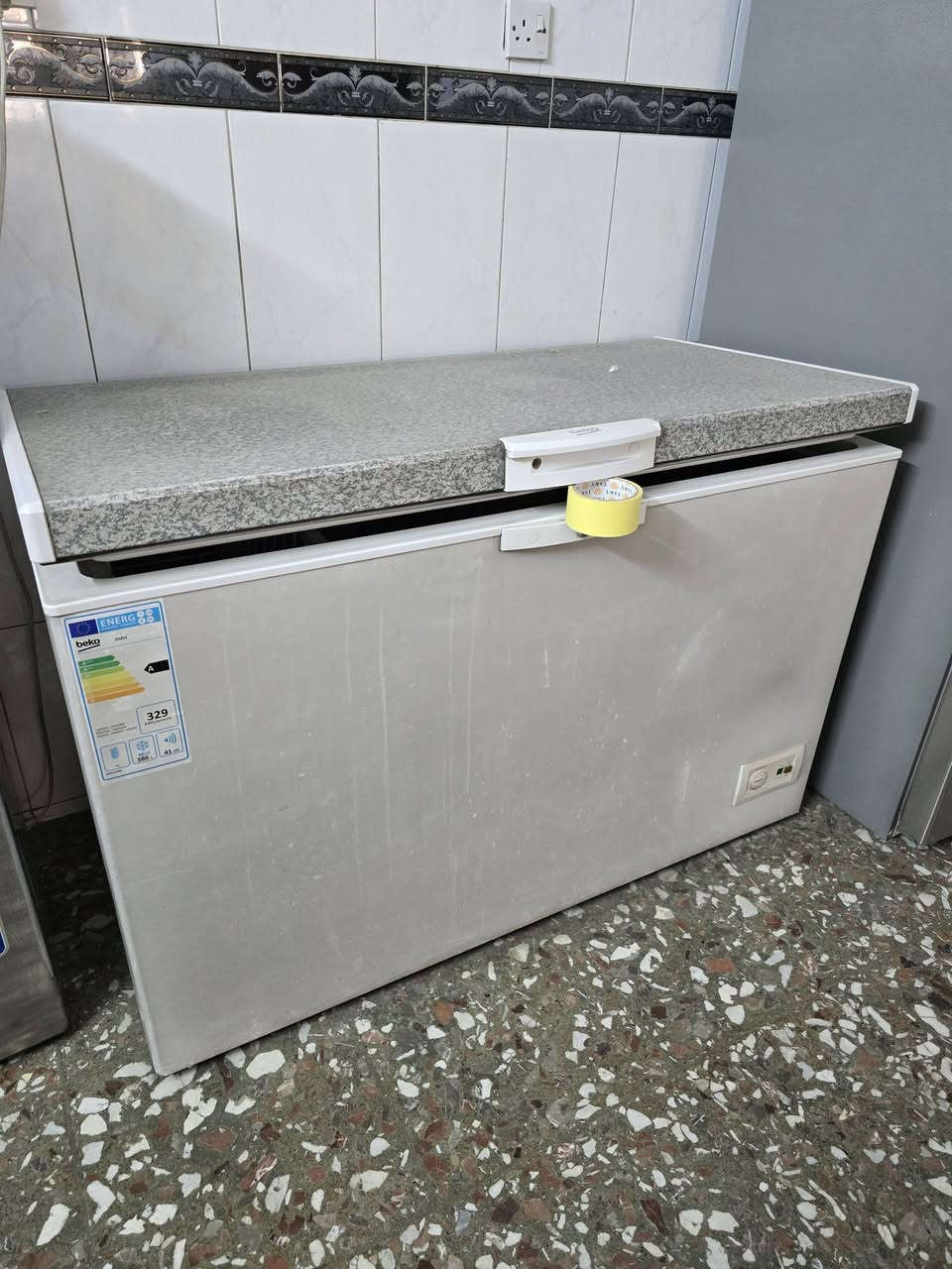 ثلاجة ومجمدة وبراد شغالة ما بيها اي ضرر 
السعر ٨٠٠
المكان بغداد حي الجامعة


**إذا كنت صاحب هذا الإعلان وتريد حذفه لأي سبب، رجاءا أرسل رسالة إلى الدعم الفني**