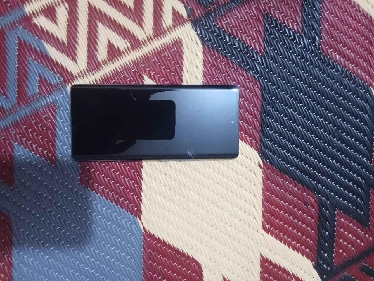 سلام عليكم جهاز Infinix ZERO 40 اهو جديد والله ما بي شي بس هذا الكسر الكبالكم مكاني بغداد رقمي ‏‪***********‬‏
