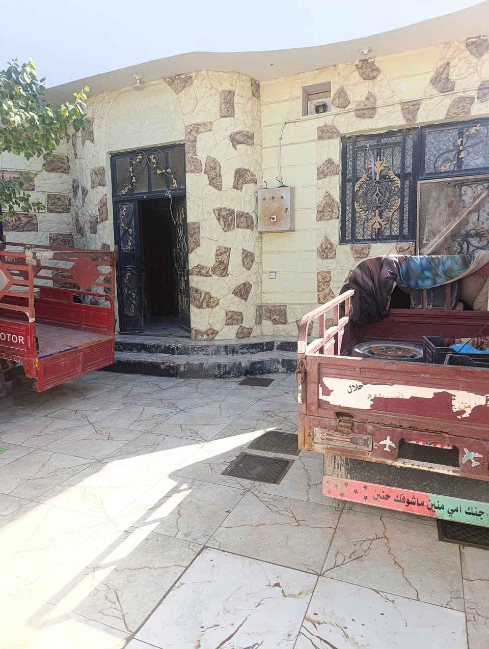 سلام عليكم بيت البيع في البصره شط العرب صالحيه بيت طابو زراعي سند 25 بيت طابقين الستفسار والتصال على رقم ***********
