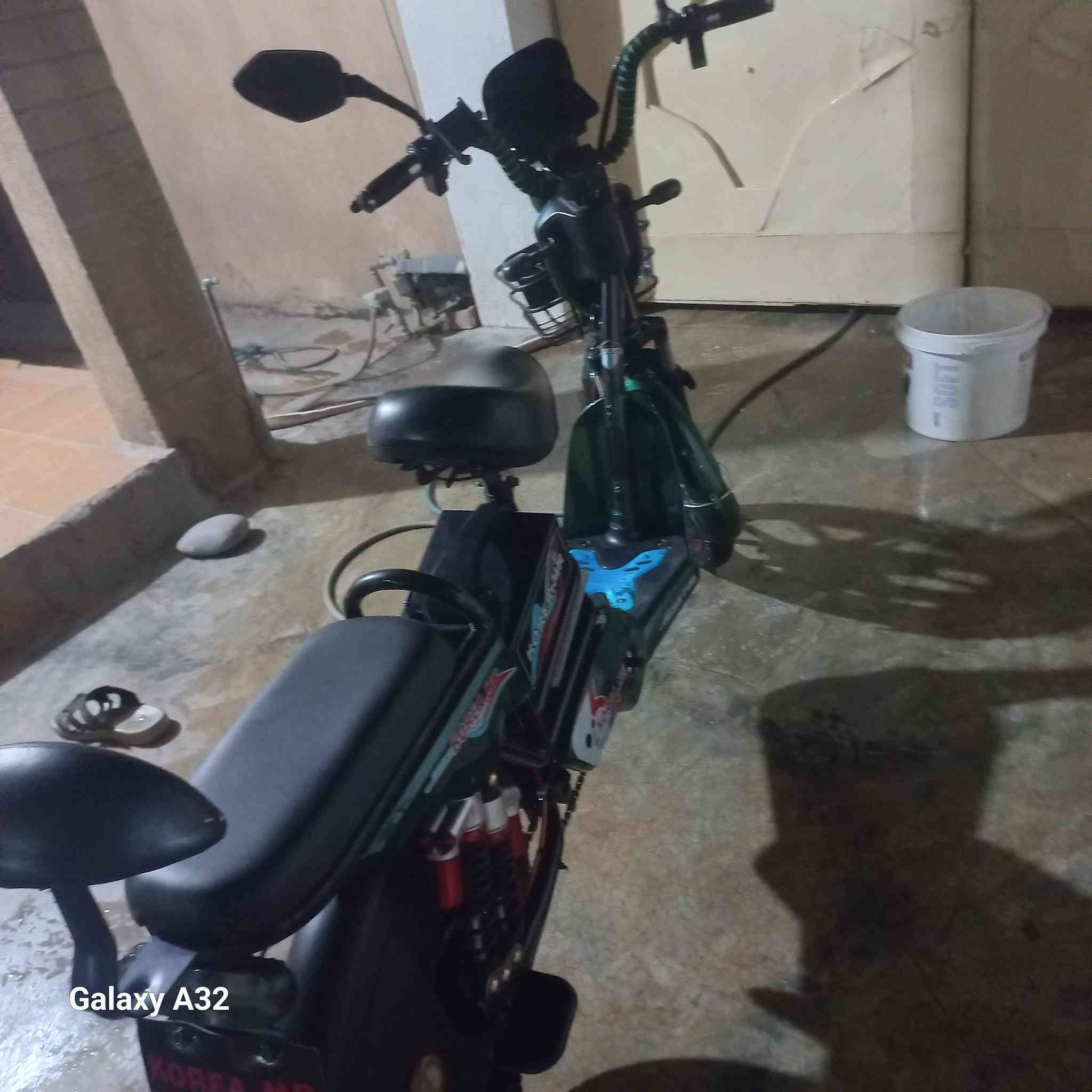 سلام عليكم ماطور شحن اللبيع نضيف حيل شغال كامل حجم ٢٠ بصمات ثنين سويجات ثنين شحن الوحدة يمشيك 60كيلو تشغيل عن بعد بلوتوث اشاير يمين يسار دبل إشارة سعرة 400وبي مجال اللطيبين وهذا رقمي ***********
