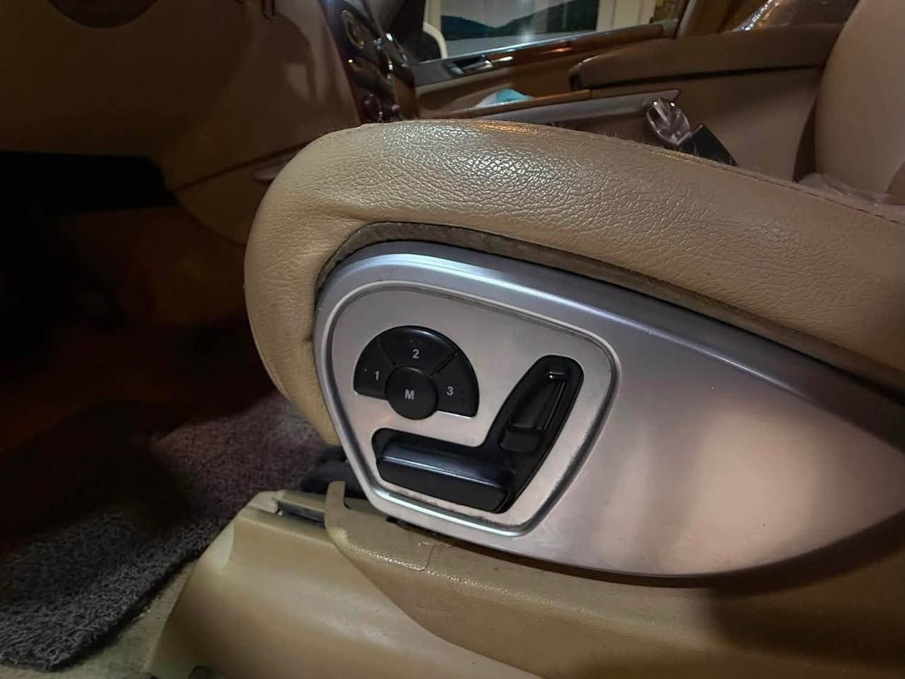 عربى/کوردی

mercedes 

GL 500 2007

ضرر: قتعة تين صبغ

سلندر: 8 سلندر

محرک: 5.0

السعر / 10,700$

كاميرا خلفية - مسند الید - تحدید السرعة - شاشة - کشن كهربائي - كشن حار- كشن تبريت- 8 وسادة هوائية - لایت زینون - سستم الایفون

mercedes 

GL 500 2007

بۆیاغ:دوو پارچة

پستۆن: 8 پستۆن

بزوێنەر: 5.0

 نرخ / 10,700$ 

کامێرەی دواوە - بالیفی دەست - دیاریکردنی خێرای - شاشە - کوشن کارەبایی-كوشن سارد -کوشن گەرم - 8 پەرەشووت - لایت زینۆن - سستەمی 

ئایفۆن

:

(معرض ميناء دبي)

***********~کۆروک أربيل, العراق
