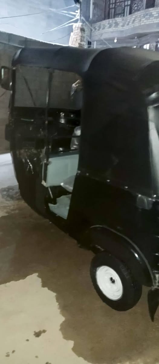 للبيع موديل 18 اوراق قترت خياس مابيها تخم تاير مكينه مال 20 ناعمه التكتك خير من الله وحلوه وكامله كبل لشارع
السعر 3500 وبيها مجال شي قليل***********
