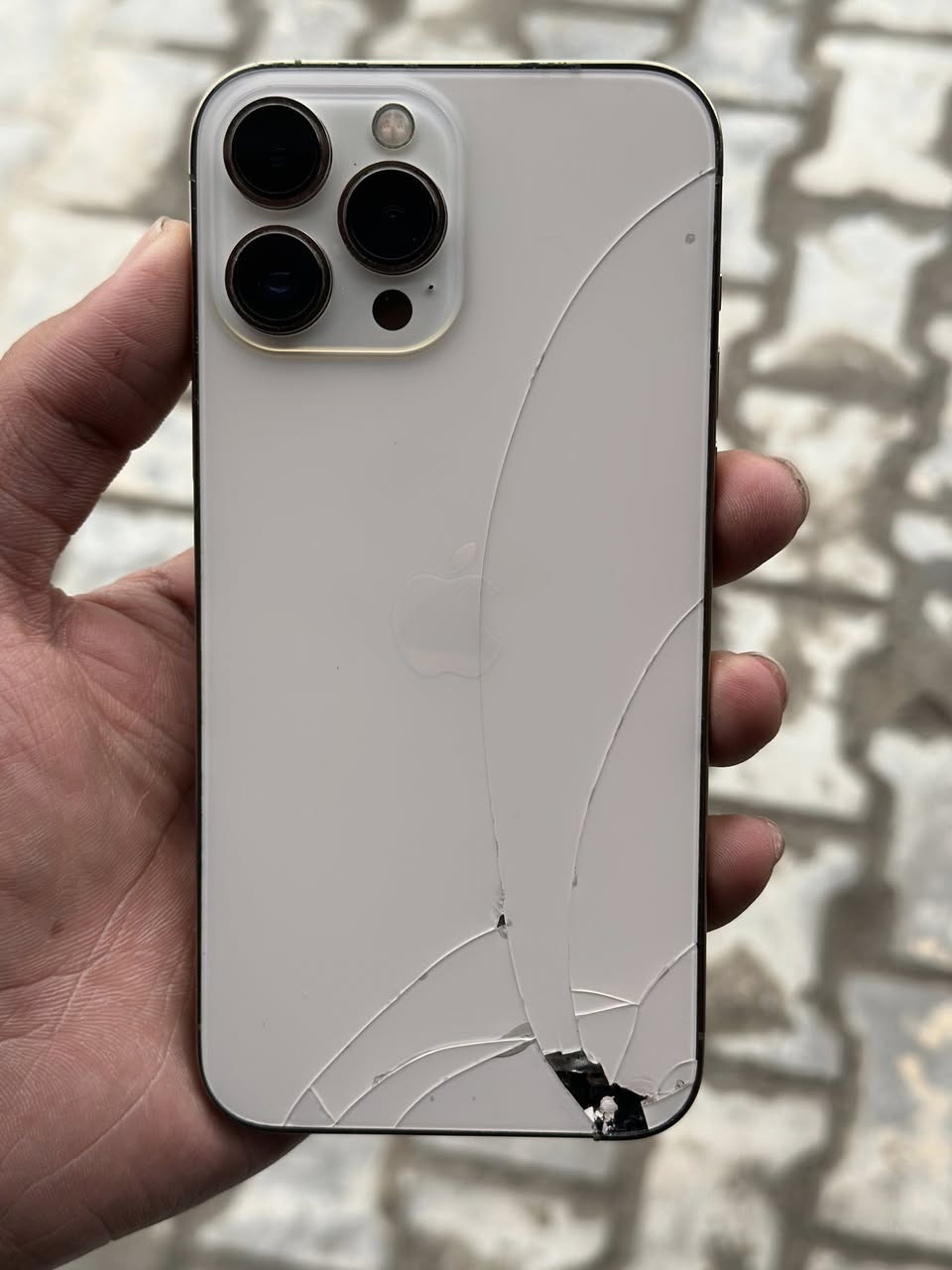 13 برو ماكس ذاكره 256 مبدل بطاريه وشاشة نضافه كدامكم فقط ضهر وشاشه مفطوره السعر 450 الف مكاني بغداد ***********
