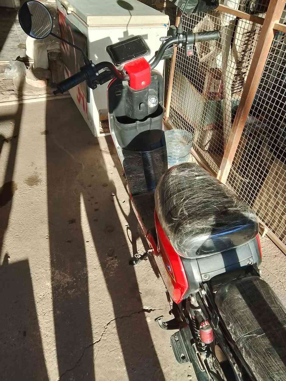 السلام عليكم دراجة شحن للبيع موديل 2025 نوع R9 5 بطاريات الدراجة نضيفة حيل السعر 500 وبيها مجال العنوان صلاح الدين العلم الشارع العام مجاور ماركت الديرة للاستفسار ***********
