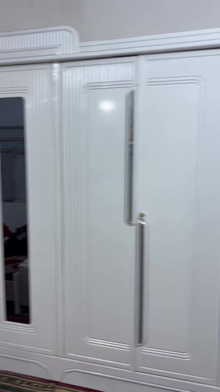 غرفه البيع خشب عراقي بعده جديده ماصارلي اربع ايام من اخذته البيع مليون ***********
