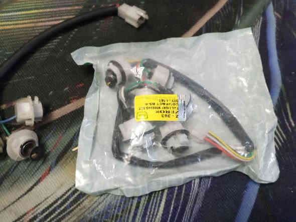 سلام عليكم غراض مال تكتك لبيع شلع دشبول بي كسر خفيف وحاضن مال كشن  ودشبول لفوك وسبير تاير ويل وبك لايت تك وكفر مال عقل وضفيره مال دشبول مال كيجات  وضفير مال بك لايتات جدد 3 لسعر شلع50الف مكان بغداد جكوك ***********
