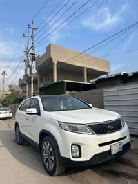 من رخصه ابو الكروب سورنتو خليجي 2015  السياره ع وضع الشركه مضمومه بالك...