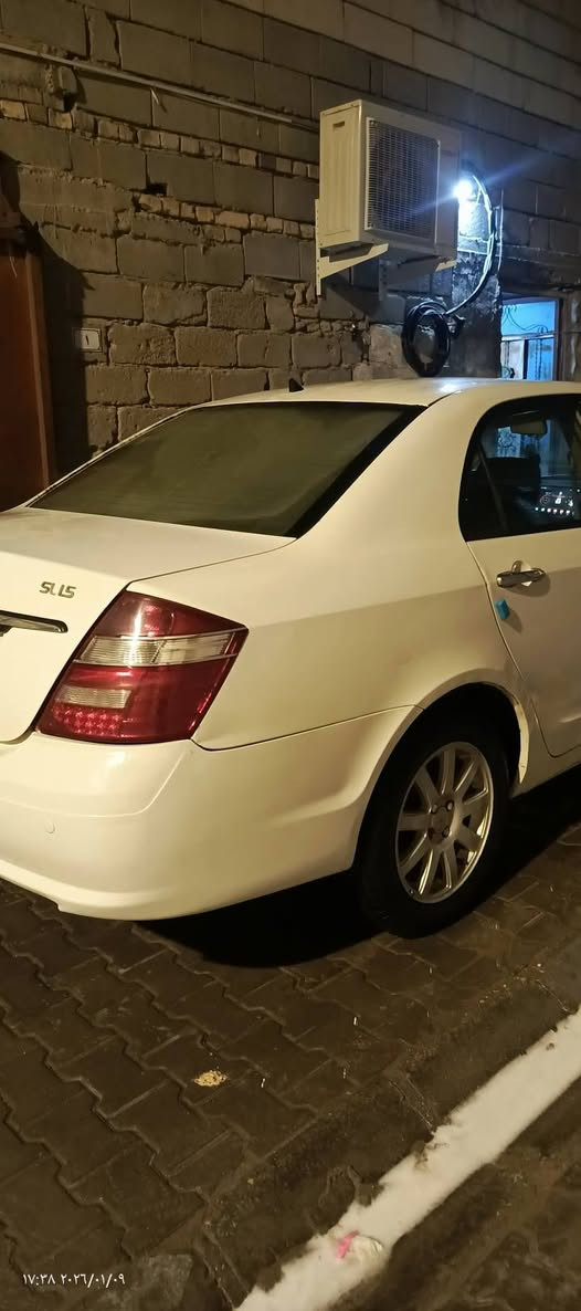 السلام عليكم جيلي موبل 2013 سياره جاهزه حداده من الطول للطول بيها الارباع مسوايه محرك كورلا حديث 1800 كفاله تبريد كهربائيات كلها شغاله السياره احلا من الصور السعر 50 وبيها مجال قليل كلش شرط التحويل السياره صاعده هزه كبل تحول العنوان البصرة *********** البصرة, العراق
