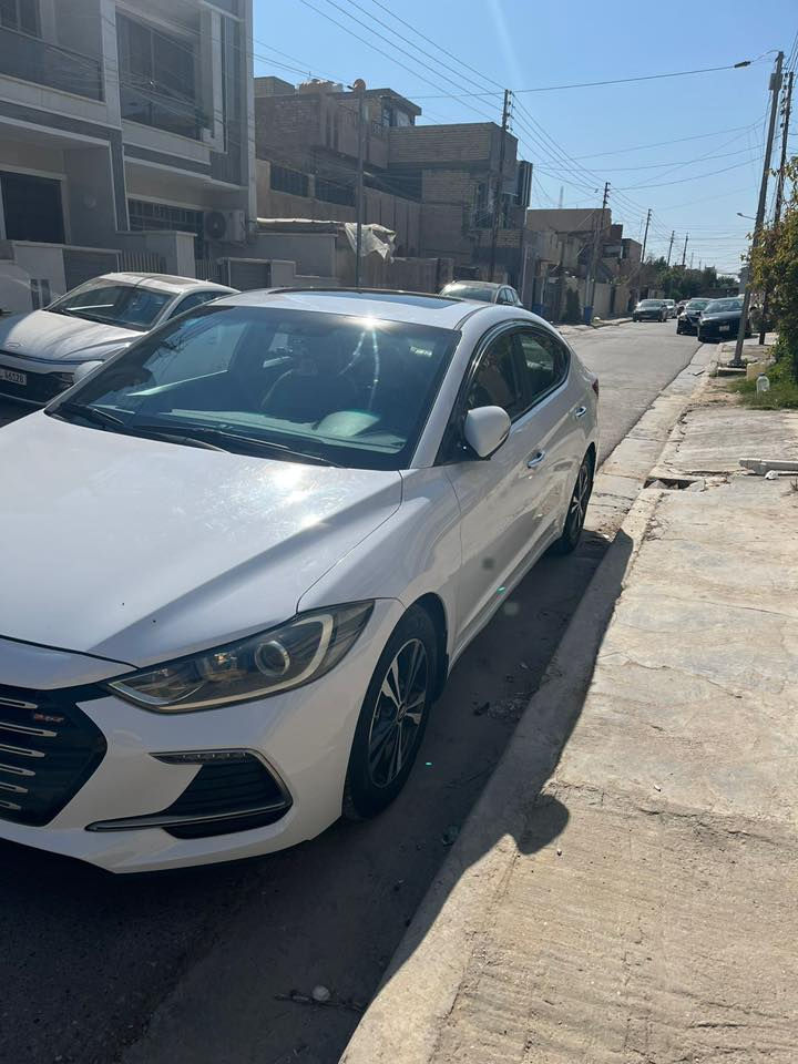 النترا خليج 2018  سوبر
مكفوله من الحادث بيها طخات بيهن مصلح و بيهن بعدهن 
ماشية 190Km. محرك ما مفتوح بلادي 
صدر جديدي تايرات نظيفه 
فووول موصافات السياره 
السعر 155 $ وبيه مجال 
*********** بيه واتساب
