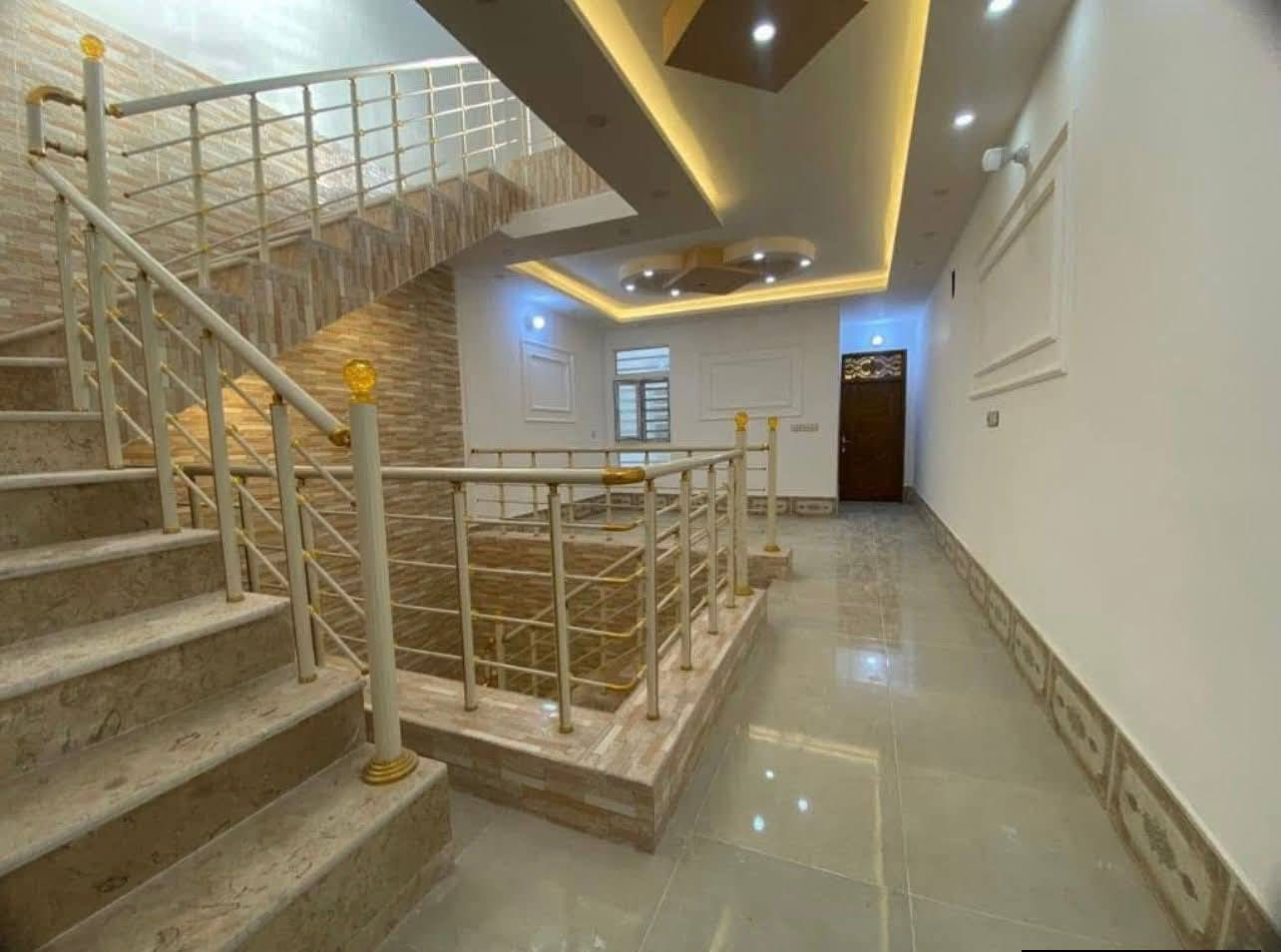 دار 100 متر في النجف حي الجامعه منطقة ال29 للبيع 
الدار نظيفة جداً ثلث غرف النوم وصاله دبل فاليوم المطبخ 
وثلث مجاميع صحيه البناء درجه اولى بناء جناي 
يقع الدار خلف شارع 20 وعلى شارع 15 وحرف تي وساحه وحدةيقيه للبيت 
للاستفسار اكثر الاتصال 
***********
