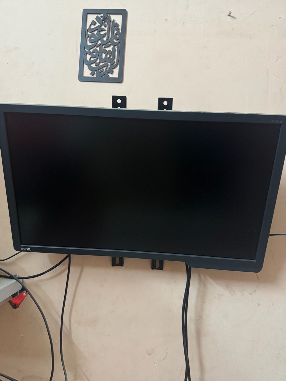 حجم 27 تردد144hz دقة fhd 1080x1920 شاشة كاملة نضيفة جديدة