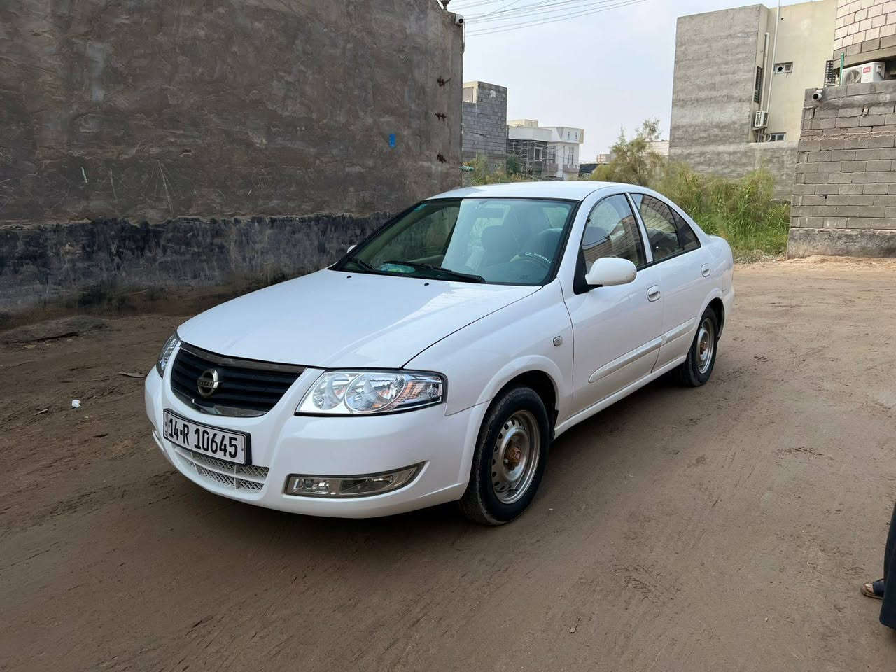 السلام عليكم 
نيسان سني ٢٠١٠ كوري 
رقم بصرة رقم جديد سنويه ٢٧
محرك كير جيد جدا تبريد شغال 
العنوان بصرة ابي الخصيب 
السعر ٩٥ وبيه مجال 
***********
