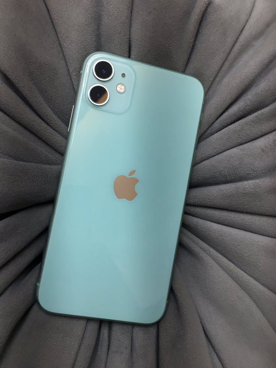 سلام عليكم
بلي 4 سلم  اجاني هدية قبل شهرين  
استخدام جدا قليل ملحقات كاملة مع الكارتون يدة اضافية. ويا قرصين .السعر 250 

ايفون 11عادي  ذاكرة 64 بطارية 82 بلاد جهاز نظيف ومامفتوح السعر   225 

اذا اكو مراوس بايفون فقط 
اي  أستفسار ***********
