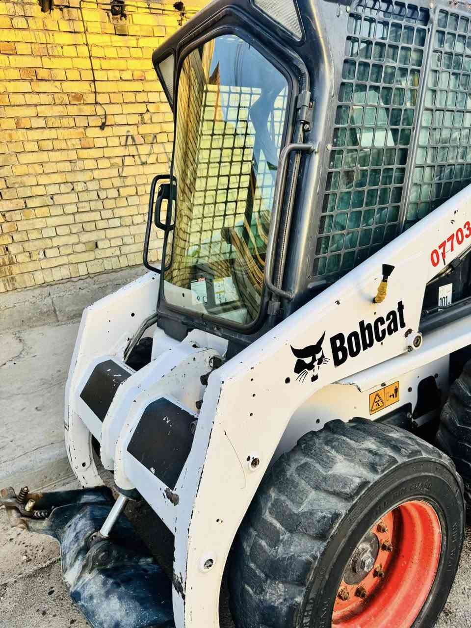 بوبكات للبيع s130  موديل 2011
اوربي تبريد  ثلج  شفل جديد مكفول 
رقم اسليمانية  بسمي ***********
