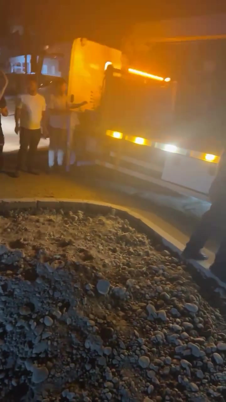 السلا عليكم عندي بي وايدي ديستروي موديل ٢٠٢٥ تعرضت الحادث بيع مستعجل مكاني ديالى ناحيه جديده الشط السعر ب١٦٥٠٠ وبيها مجال الرقم *********** ملاحضه تسحب السياره بكرين
