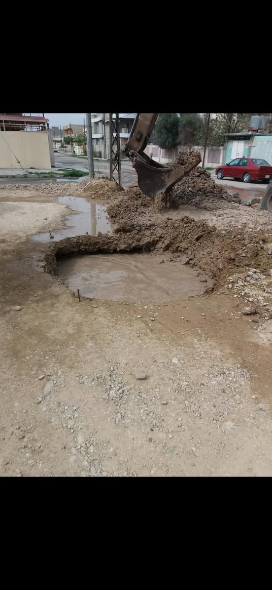 احد اعمالنا في منطقة الزهور معلومة للفائدة 
يفضل تثبيت حلقات حوض التعفين (القسطل)قبل البناء في المواقع التي يكون فيها منسوب المياه مرتفع وحدل الموقع جيدا لتجنب خلخلة التربة تحت الاسس لان اغلب الردم المستخدم ركام خشن جلمود لايحوي قوى تماسك ويؤدي الى انهيار جوانب الحفر و تخلخل التربة وظهور مشاكل في البناء لاحقاً


**إذا كنت صاحب هذا الإعلان وتريد حذفه لأي سبب، رجاءا أرسل رسالة إلى الدعم الفني**
