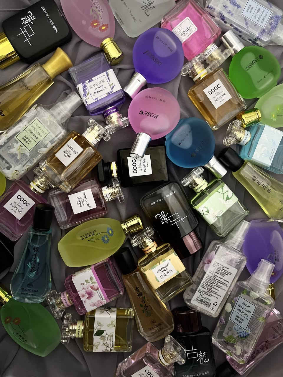 عطور سعر القطعه الفين اقل كميه للطلب 8 عطور للحجز ماسنجر وباقي انواع العطور منشوره بحسابي ادخل ع الصفحه تشوفهن
او تواصل واتساب ***********
