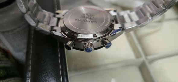 السلام عليكم ساعات جديد DHL البرازيلي من كل شكل ٣ قطع الي يفيدة شلعة او مفرد الساعات غنيات عن التعريف، رقم الهاتف ***********
