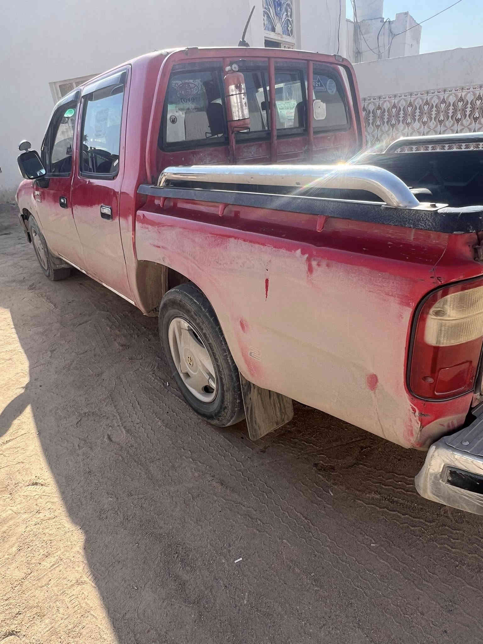 سلام عليكم بيكم هايلكس للبيع موديل 2004 رقم ميسان شاصي مكفول تحويل ثاني يوم بيه ضربه بلبدي وبل مدكر اليسر وخياسات مثل ما موضحات بصوره محرك بيه بكن دواخل نضيفه  بمعنه الكلمه رقم الهاتف *********** المكان البصره سفوان السعر ب90 وبيه مجال حك جيه
