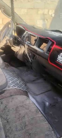 للبيع هايسه ٢٠١٠ بسمي مصفره من كلشي بيه ضربه بجم معمره مكان بغداد جسر ...