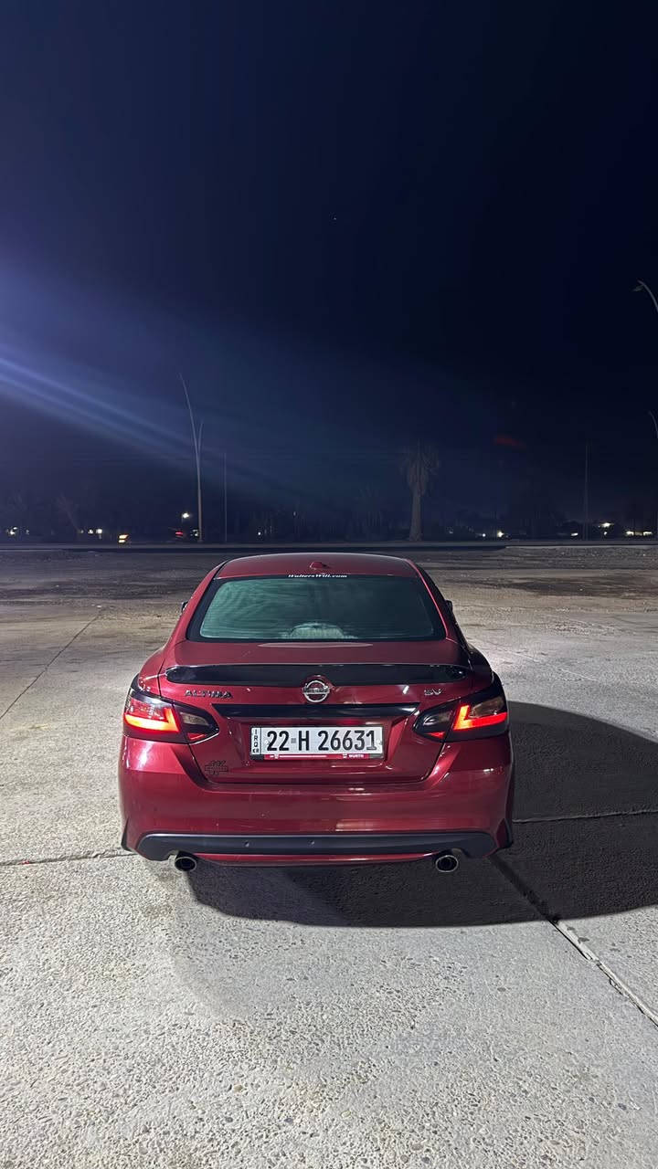 السلام عليكم 
التيما 
2017 فئة SV
ضررها جاملغ وبنيد مثل ما موضح بالصور 
سنويه لل 26 السيارة بسمي 
ماشيه 150 الف كيلو 
تبريد منضومه جديده ، باتري جديد 
دبلات وقواعد دبل واذاين محرك جدد
 تخم تاير جديد 
براد كير بيها السيارة 
السعر 130 وبيها مجال 
منضومه بانزين علية ادامة كاملة
رقم الهاتف ***********
