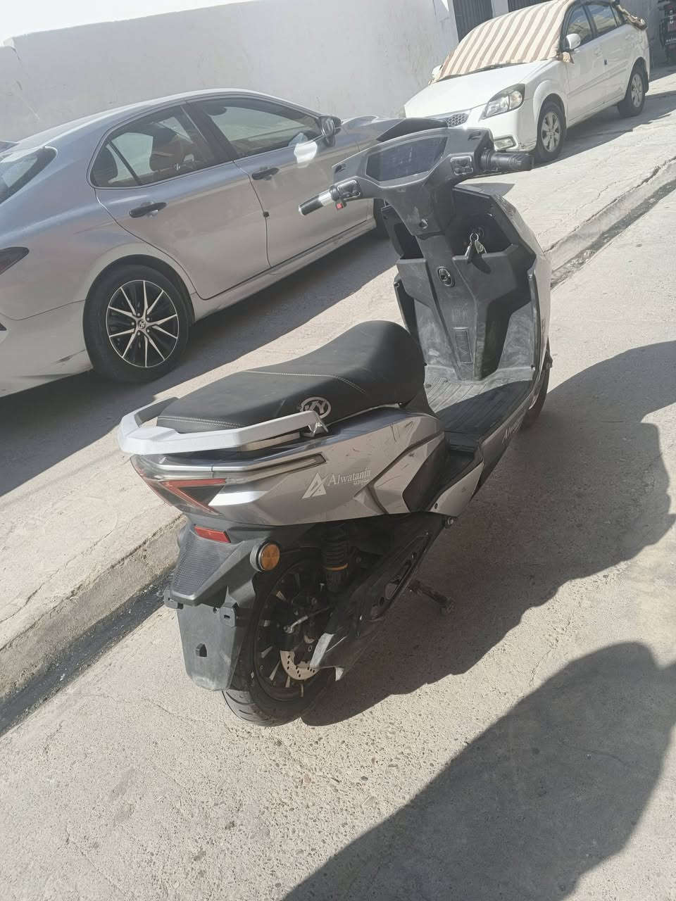 ماطور اكزز شحن نضيف الحجم ست بتريات ثلاثا تعبانين السعر 500 بي مجال بسيط ***********
