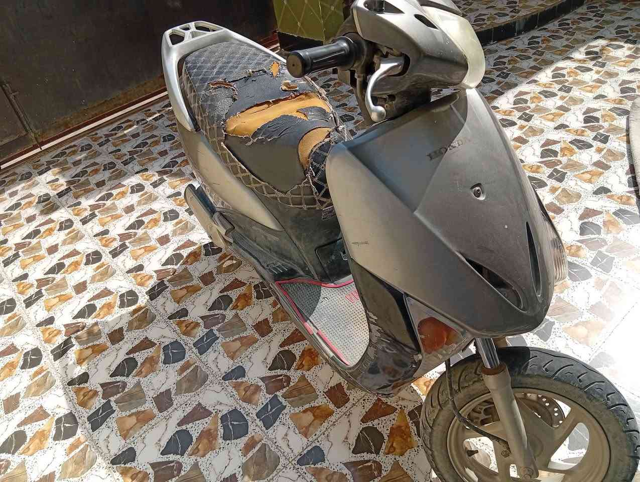 للبيع مفتوح عايزة چاملغ أمامي السعر 550 شغال كلشي ماعايزة
***********
