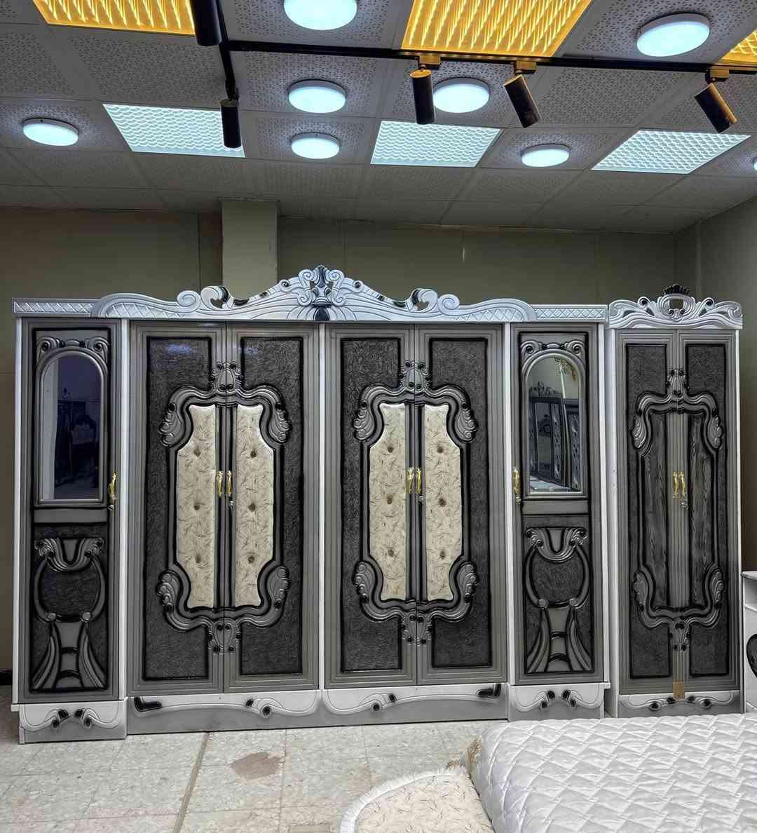 متوفر الان موديل جديد ..

السعر مليون و25 الف دينار 

سعر الشازلون الخزان 75 الف 

سعر الشازلون المقعد 50 الف 

غرفه نوم داخل معاكس خشب 3 ملم
خارج تحفير sns انديف 5 ملم

الصبغ حراري درجة اولى

6باب  متكونه من 9قطع

زاويه تصميم كنتوري بارتفاع الكنتور

السرير بلاويد اسود 6ارجل

قياس الكنتور ارتفاع 2.40 وعرض 3.20

النقل والشد مجاناً داخل بغداد 
الاطراف 40


**إذا كنت صاحب هذا الإعلان وتريد حذفه لأي سبب، رجاءا أرسل رسالة إلى الدعم الفني**