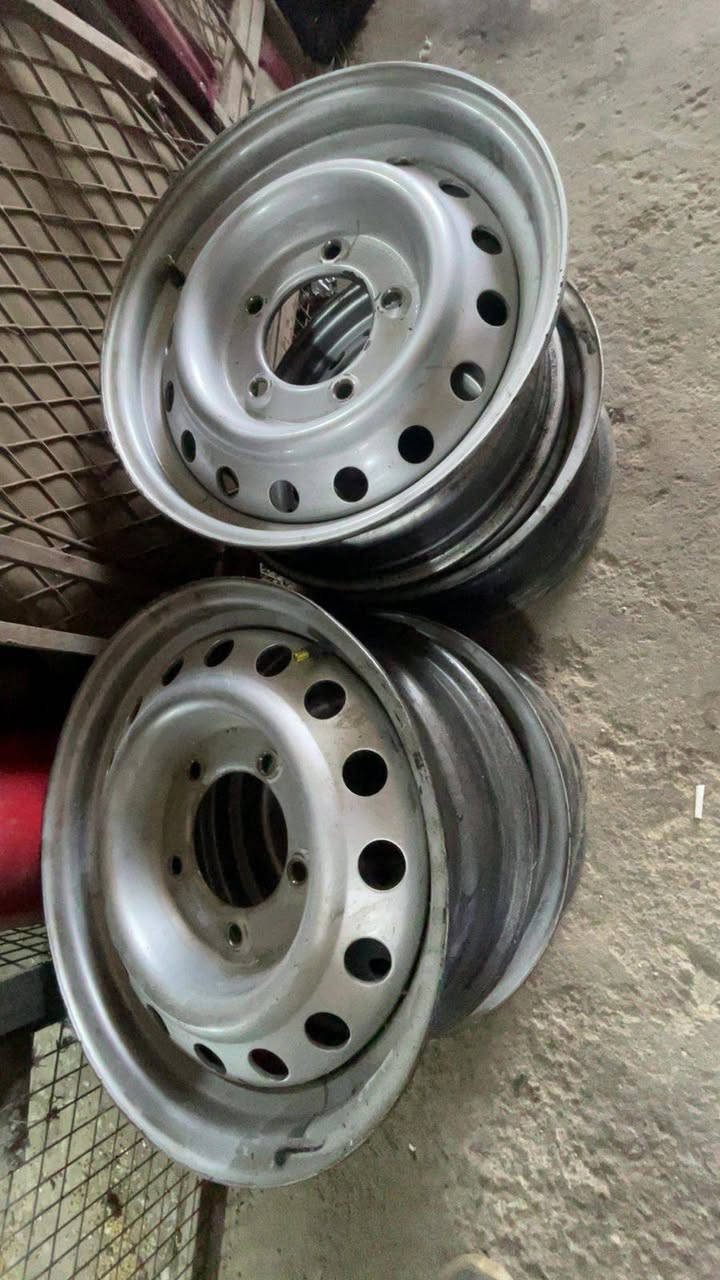 تخم ويل حجم 16
زوج بكلايت تفصيخ 
ترايش بيبان لاند كروز 
تخم مازدات تفصيخ العدد 4
وعاميات تفصيخ امامي +خلفي اصلي اصلي 
دركه ستيرن
العنوان ميسان 
رقم هاتف ***********
