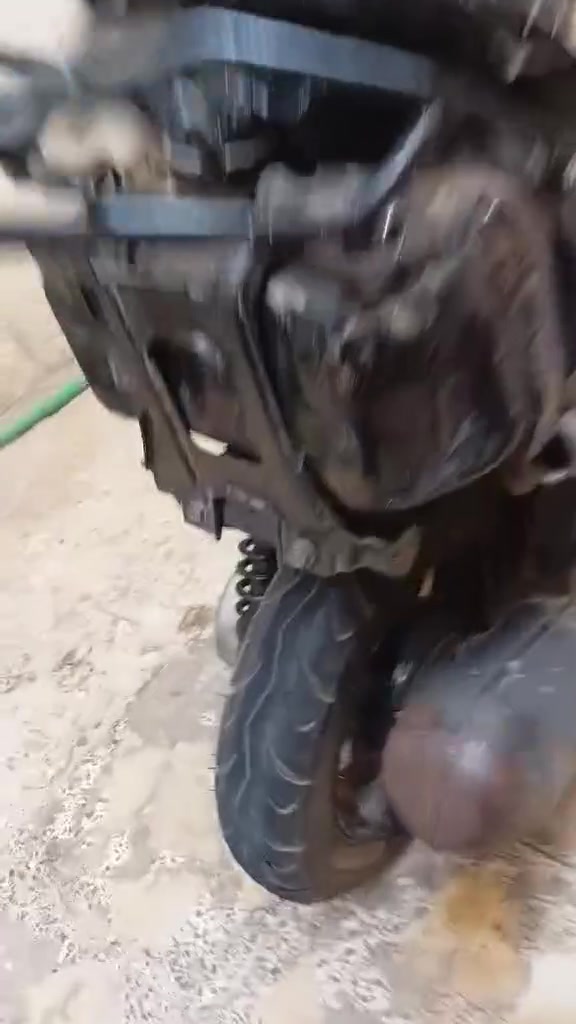 سلام عليكم بيجي تسع زروف للبيع مكينه ميه شلعه ومعدل مكينه جديده تايرات جدد سيم مال بريك جديد بنزاد جديده  سيم مال سكليتر جديد شوته جديده الدراجه متعوبه عليهه يعني تأخذه منا متصرف ولا ربع عليهه السعر 250وبيهه مجال


**إذا كنت صاحب هذا الإعلان وتريد حذفه لأي سبب، رجاءا أرسل رسالة إلى الدعم الفني**