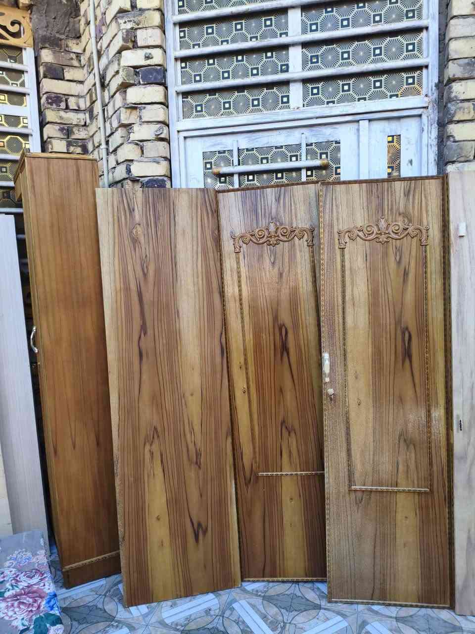 غرفه كامله ام الخمس ابواب غير مستخدمه  اشتريته البارحة واريد ابيعه لضيق المكان وماكامل الصبغ سعر 700 وبيه مجال  لتواصل على الرقم *********** واتساب  أو خاص علما ان الغرفه غير مشدوده مسبقا
