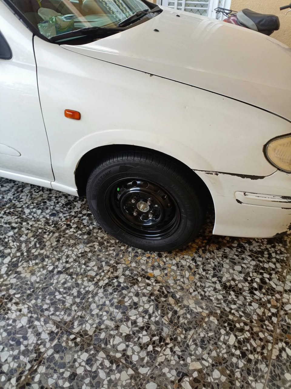 السلام عليكم تايرات 14جدد التواصل ع الخاص او الرقم السعر 75الف اربع تايرات الرقم ***********
