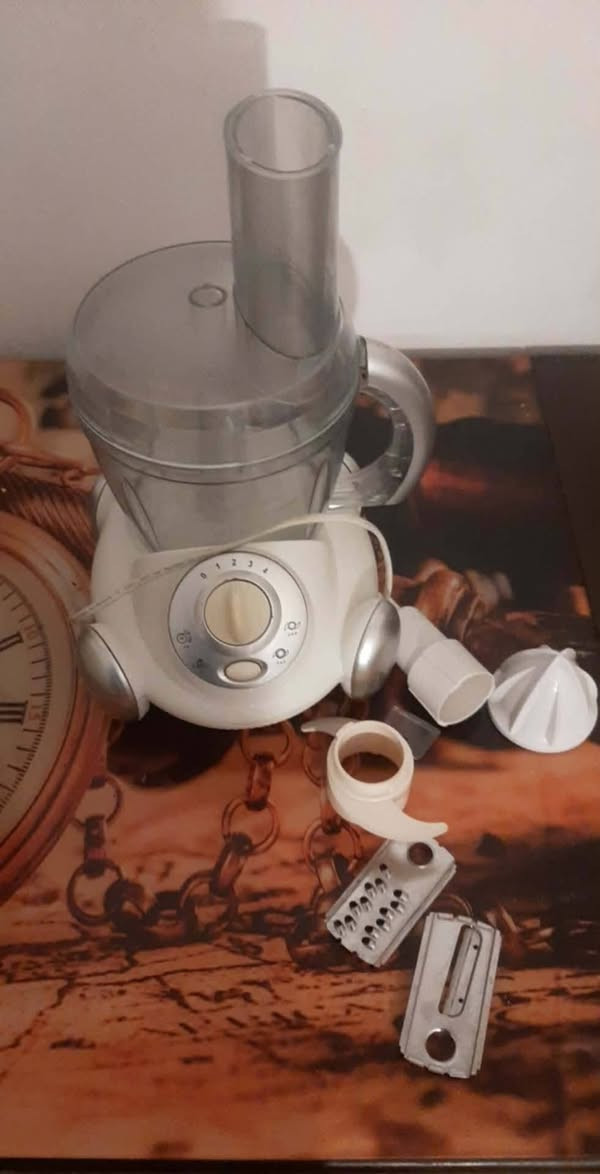 التخم ٣٠٠
المكينه ٥٠
الطبله ٢٥
الكهربائيات ٢٥
المكان حيث القاهره قريب جامع النداء


**إذا كنت صاحب هذا الإعلان وتريد حذفه لأي سبب، رجاءا أرسل رسالة إلى الدعم الفني**