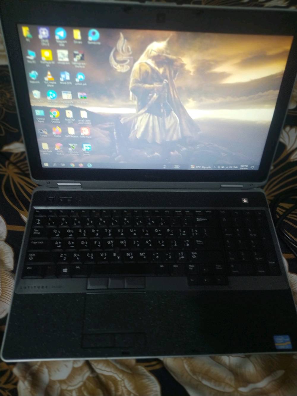 سلام عليكم
هاي حاسبه دل 
هاذ اسمه وموصفاته DellatitudeE6530
تجي موصفات كور فايف تجي بجيل 3
رام الداخلي 8كيكه كارت للغزن اج اجدي 500 كيكه تجي كارت شاشه خارجي 1Gنيفيديا وداخلي4كيكه  والمجموع 5G 
وتنطي دقه عاليه والحاسبه يجي حجم الشاشه6. 15حجم عملاق 
مكاني بغداد الشعب 

هاذ رقمي  ***********

سعره 300 وبيه مجال شي قليل