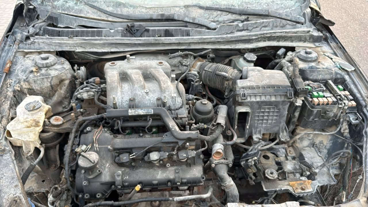 السلام عليكم كادنزا وارد كوري موديل 2013 رقم ميسان تحويل مباشر فول موصفات ماعدا الفتحه شغالة وتمشي ابيع على حادثها مكان السيارة بالبصرة مامتواجد على الخاص الشراي يتصل ويدلل 
‭‭0775 557 7656‬
