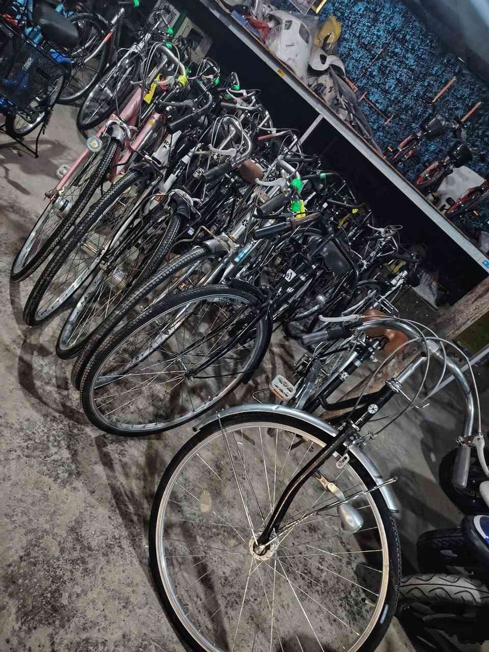 بايسكلات ياباني بطه جميع الاحجام حاويه ياباني كوت الاحرار  الحسينيه قرب الجامع *********** ابو علي
